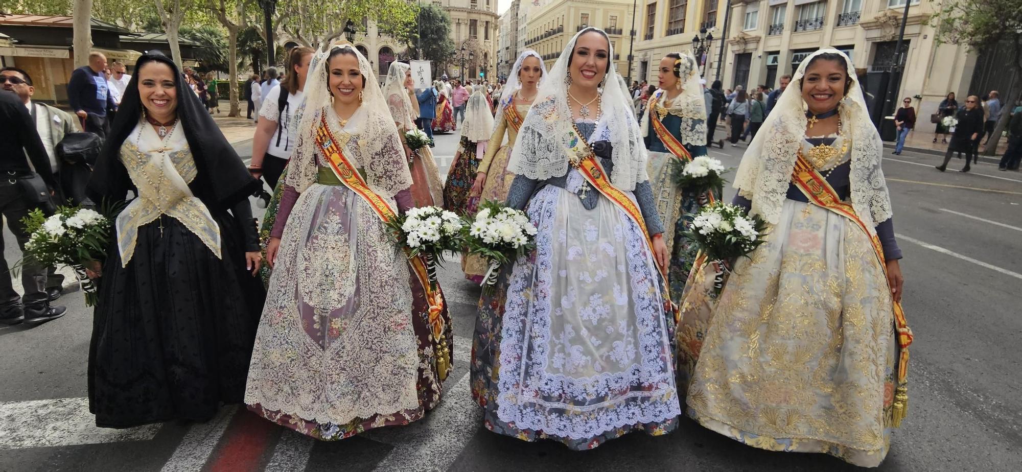 Las Fallas en la Ofrenda de San Vicente Ferrer 2024