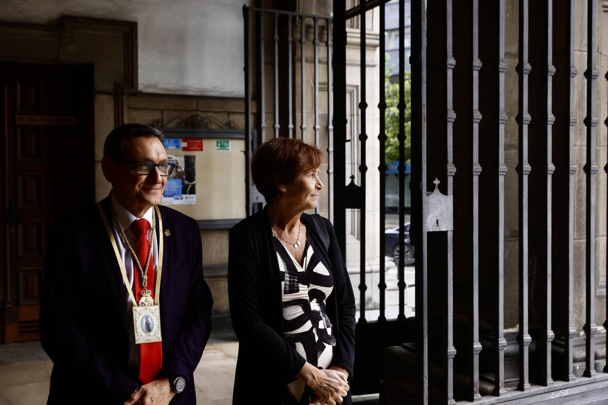 La Cofradía del Carmen de Gijón exhibe fuerza (en imágenes)