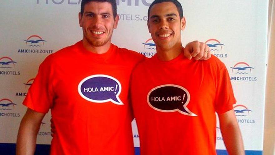 Diego Bonini y Samuel Ronaldo, en el acto de presentación con su nuevo equipo.