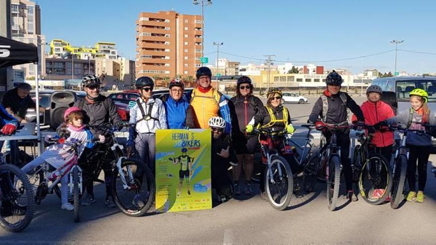 Los &#039;hermanos bikers&#039; despiden  juntos el año 2017