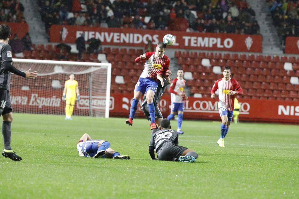 El partido entre el Sporting y el Numancia, en imágenes