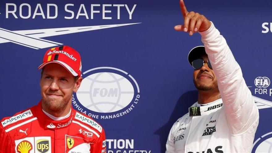 Vettel celebra la renovación y Hamilton un récord mítico