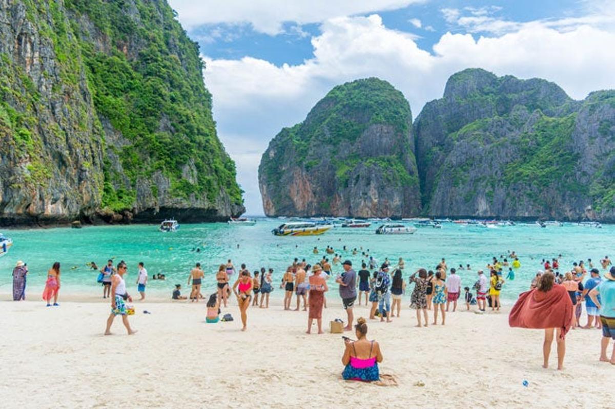 Así era "antes" Maya Bay. El daño que se le ha causado a este enclave es aún irreparable