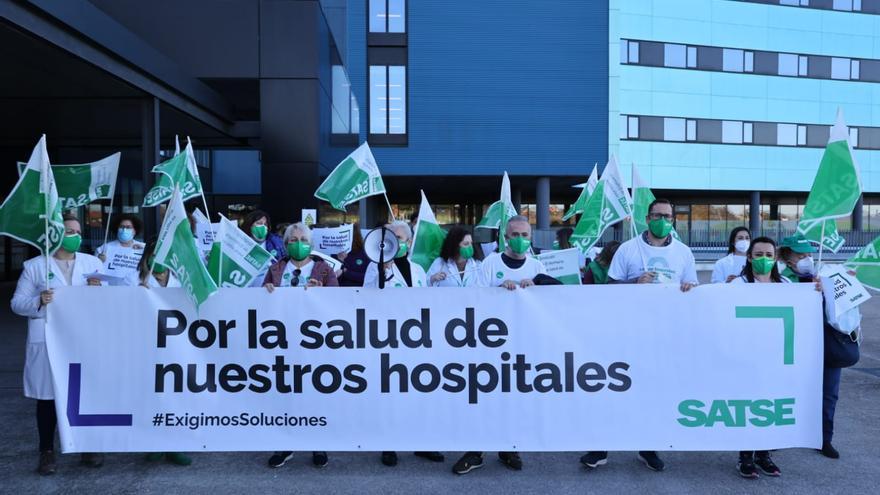 Protesta del sindicato de enfermería en el Álvaro Cunqueiro