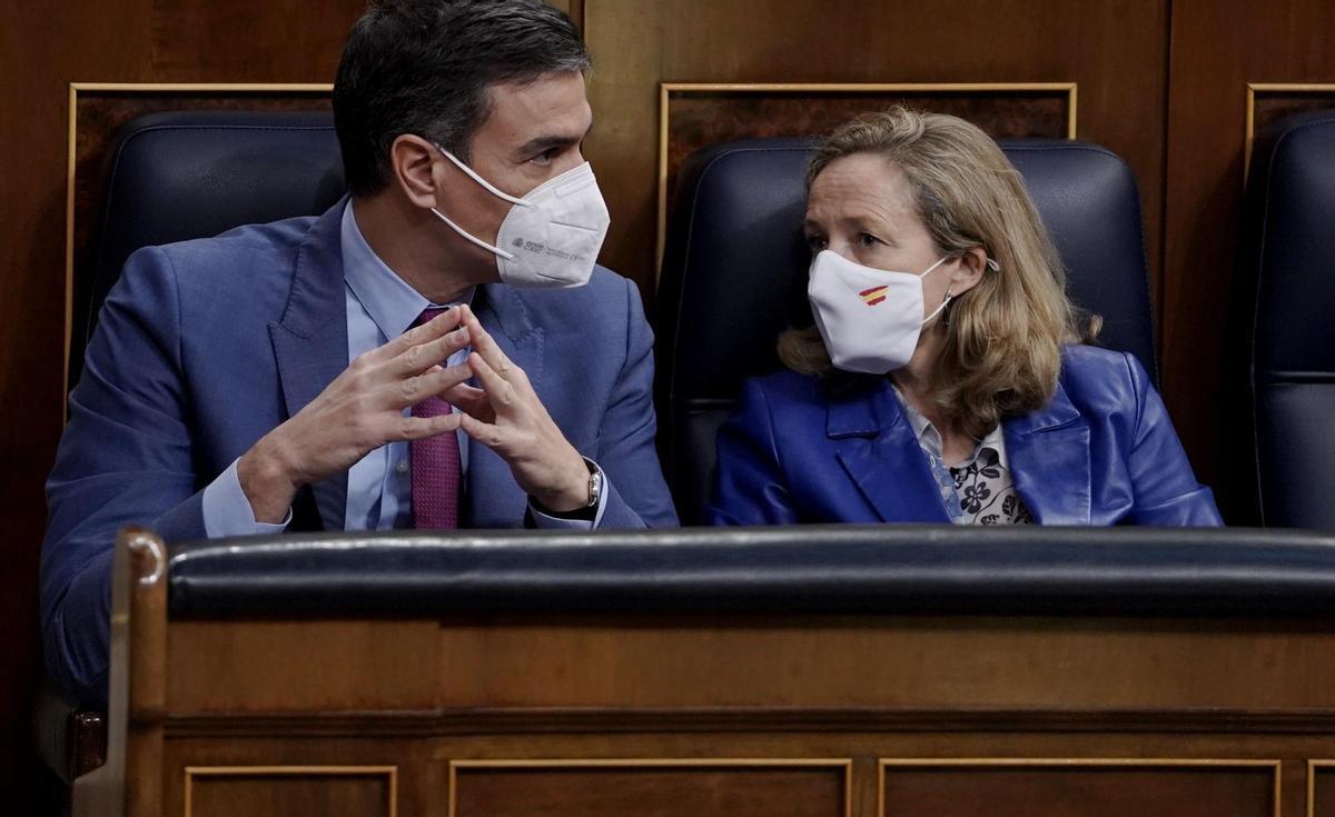 Pedro Sánchez y Nadia Calviño.