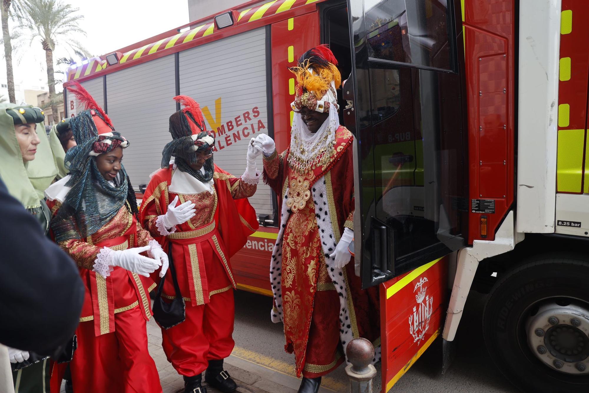 Los Reyes Magos siguen en València y visitan las pedanías afectadas por la dana