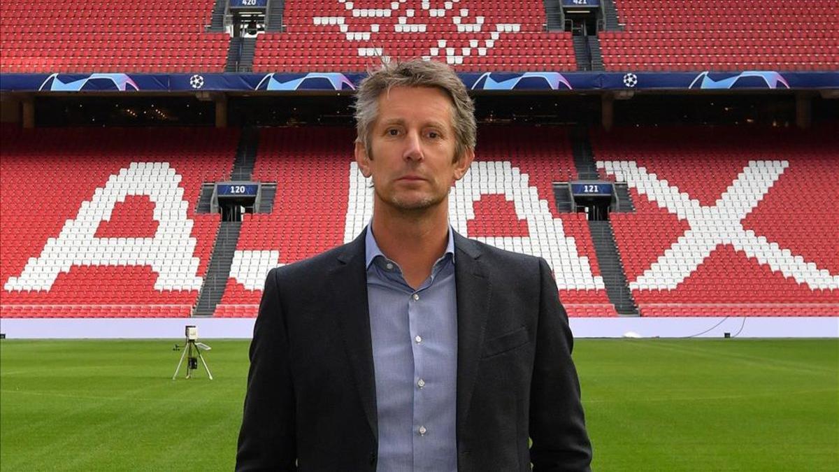 Van der Sar renueva como director general del Ajax