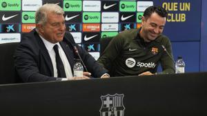 Comparecencia conjunta de Joan Laporta y Xavi Hernández