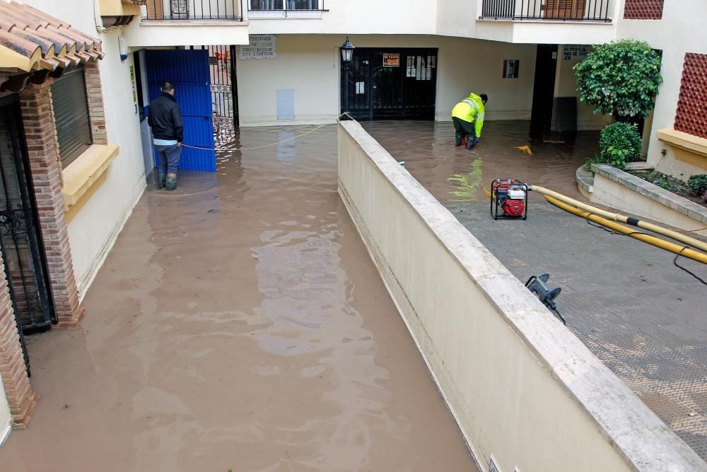 Inundaciones en Torrevieja. Avenidas y casas anegadas. Cien litros por metro cuadrado. Más de 30 intervenciones de Bomberos