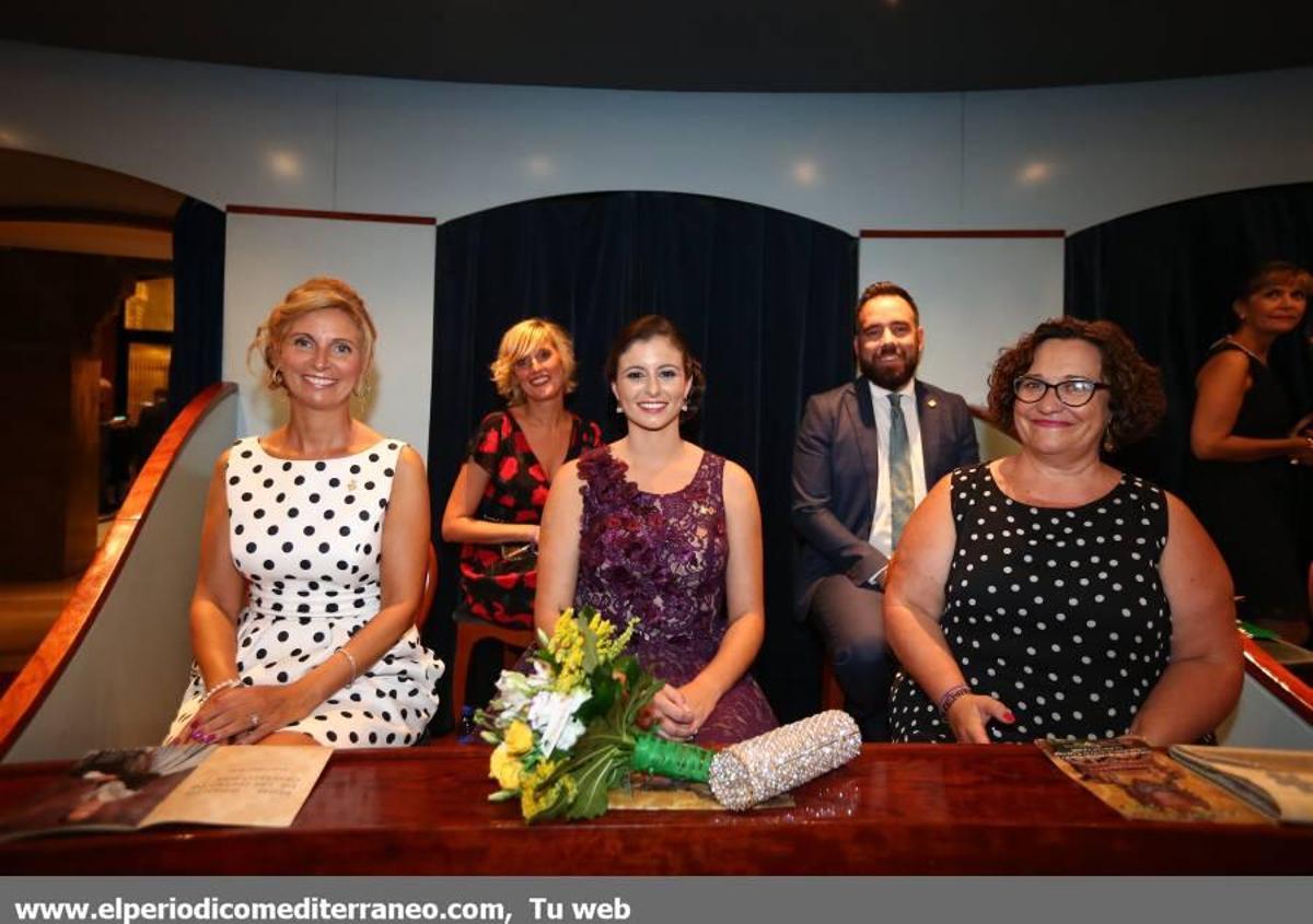 Imposición de bandas a la Reina Infantil