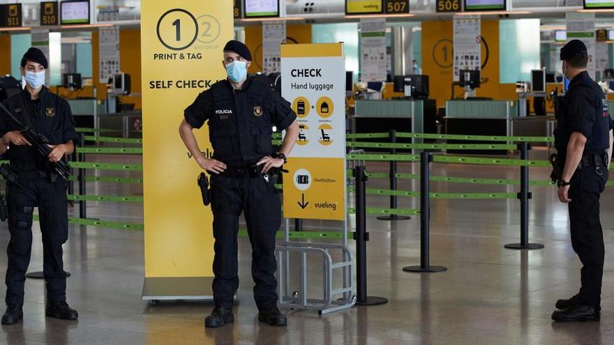 Efectius policials a l&#039;aeroport del Prat