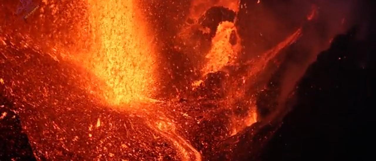 Imágenes del interior del nuevo cono del volcán de La Palma