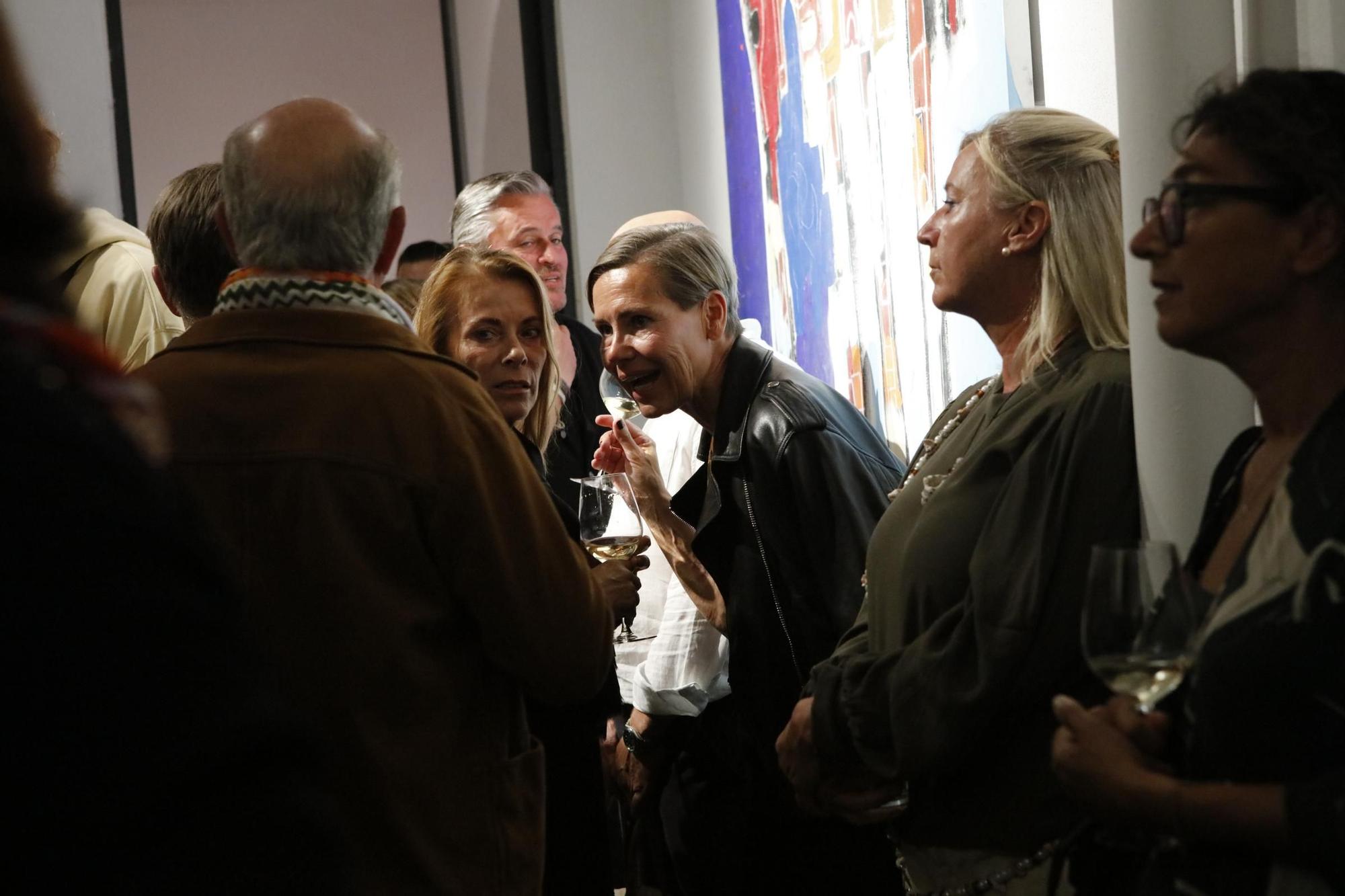 "Waffelbecker" Noah: So originell feierte der Sohn von Boris Becker seine Vernissage in Palma