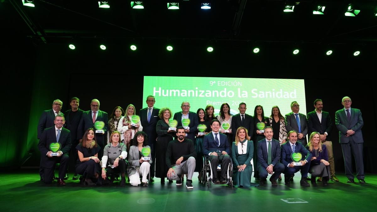 Foto de familia ganadores Premios Teva 2024.