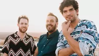 "La industria musical aquí es un negocio, mientras que en Argentina es más pasional"
