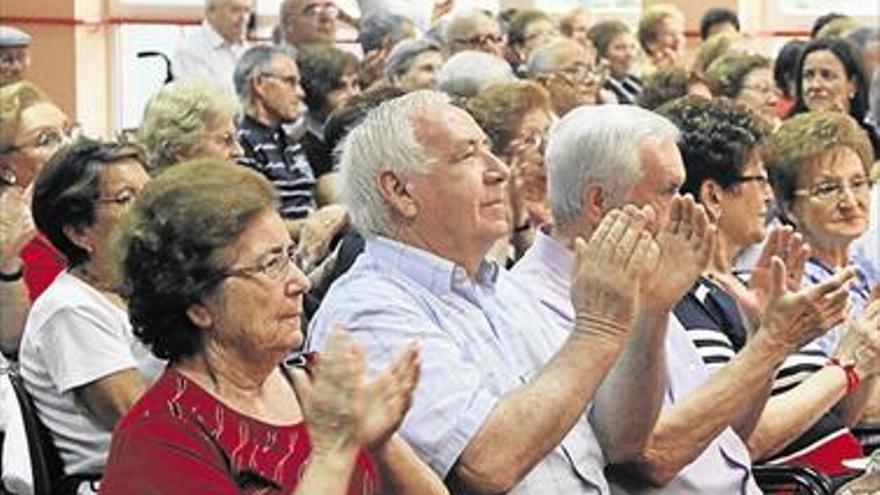 Onda homenajea a sus vecinos más mayores