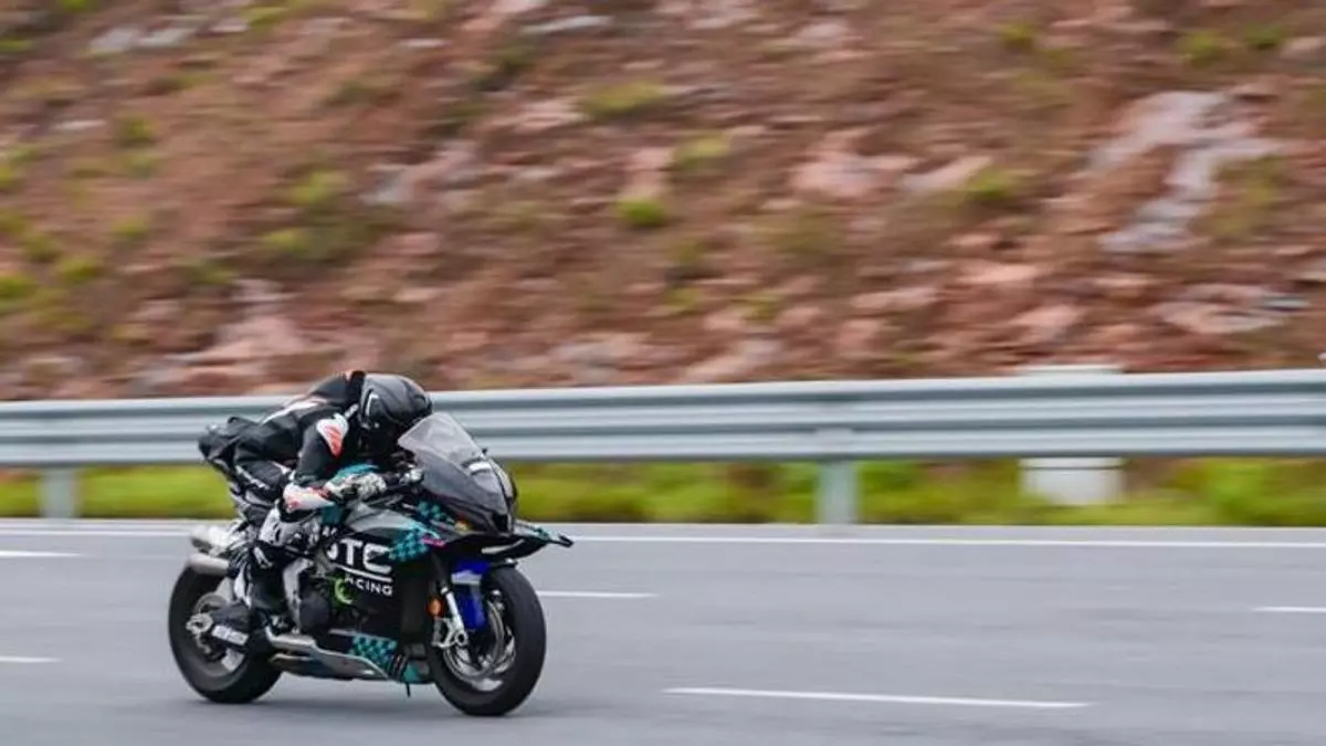 CFMOTO V4 SR-RR: La superbike china rompe barreras y supera los 315 km/h