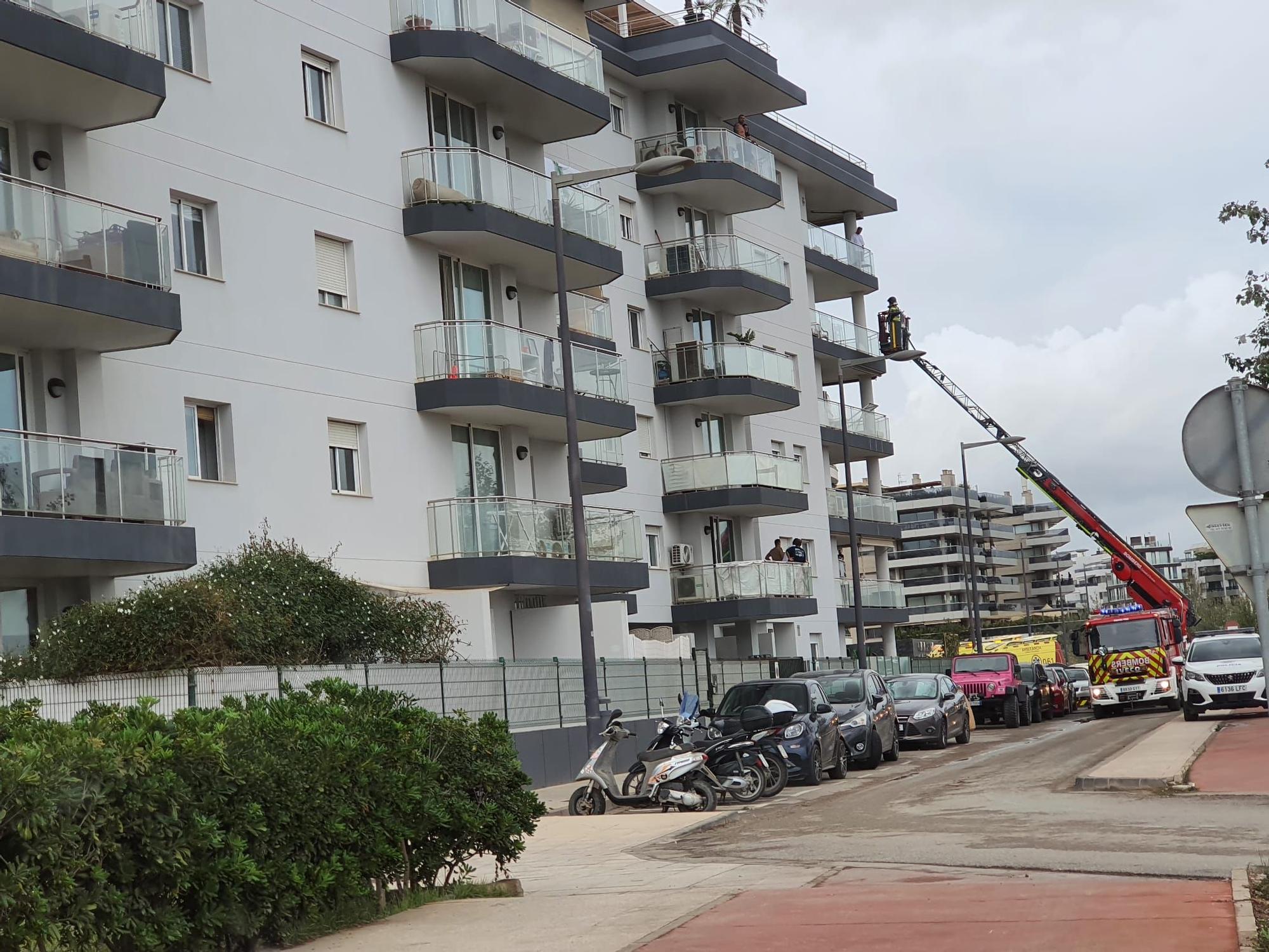 Mira aquí las fotos de la explosión en un edificio de Ibiza