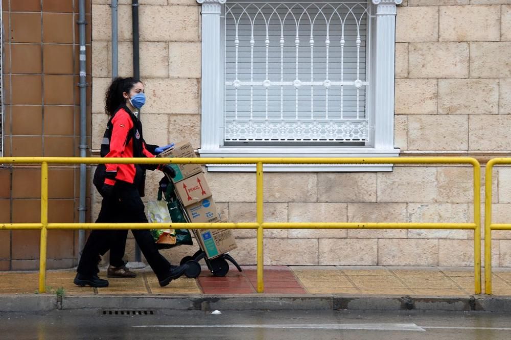 Reparto de mascarillas en Barriomar