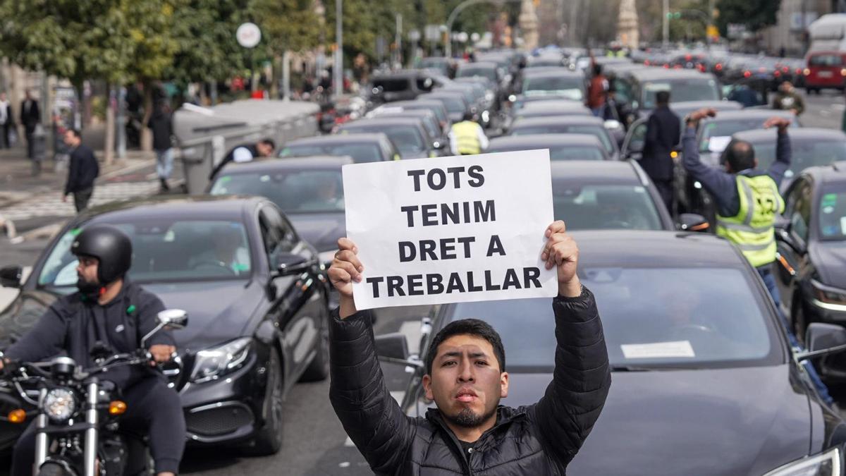 Marcha lenta de VTC por la ley regulatoria del sector, el 11 de marzo