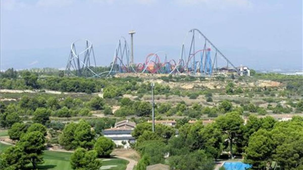 Vista de los terrenos afectados por BCN World, adyacentes a Port Aventura.