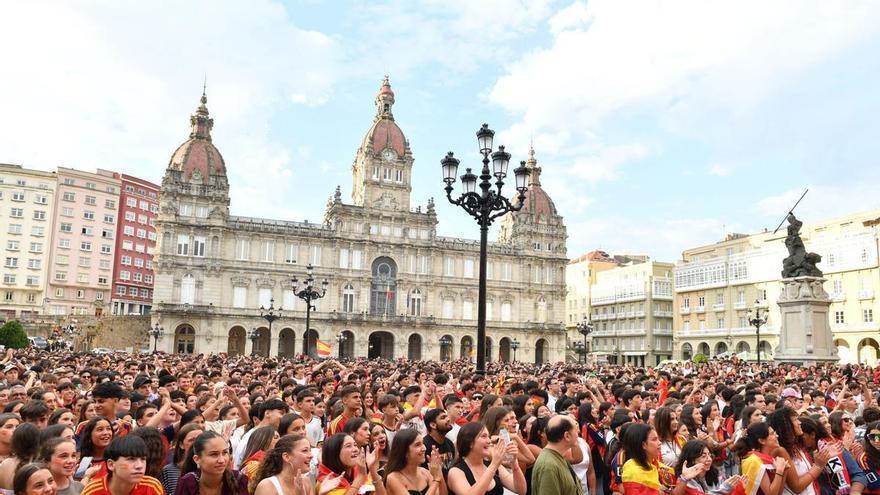 A Coruña reforzará la limpieza de María Pita tras la final del Mundial