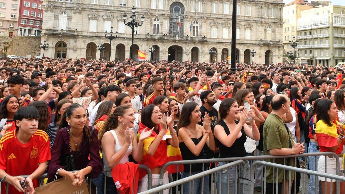 Francia España partido de semifinales de la copa del mundo 2026 pantalla gigante plaza María Pita