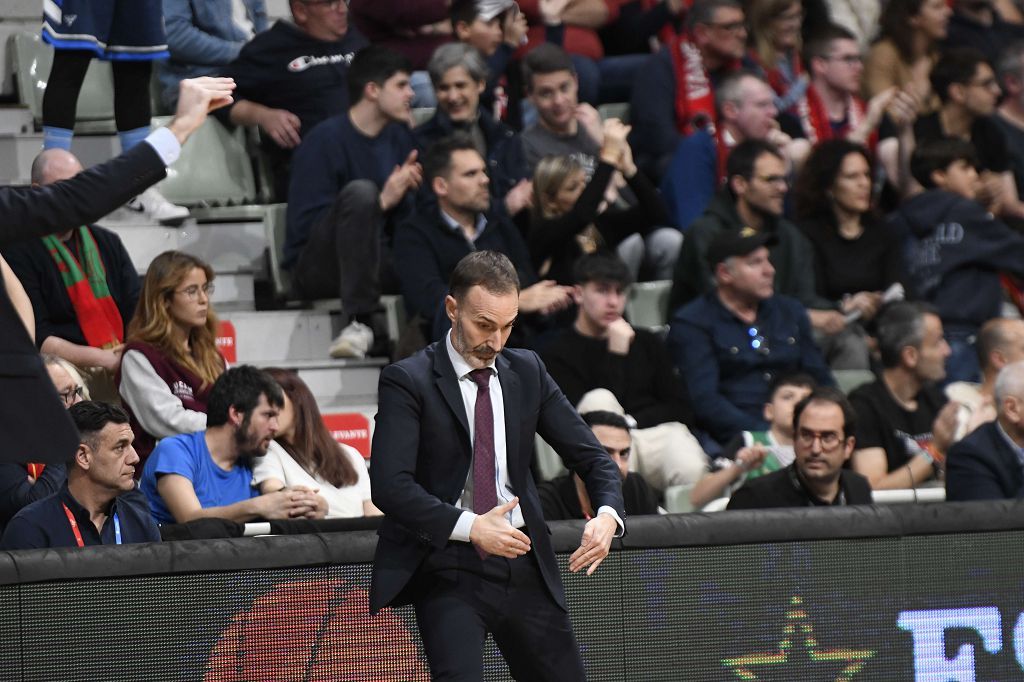 Todas las imágenes del partido del UCAM Murcia contra el Bàsquet Girona