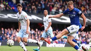 Liam Delap, goleador ante el Aston Villa