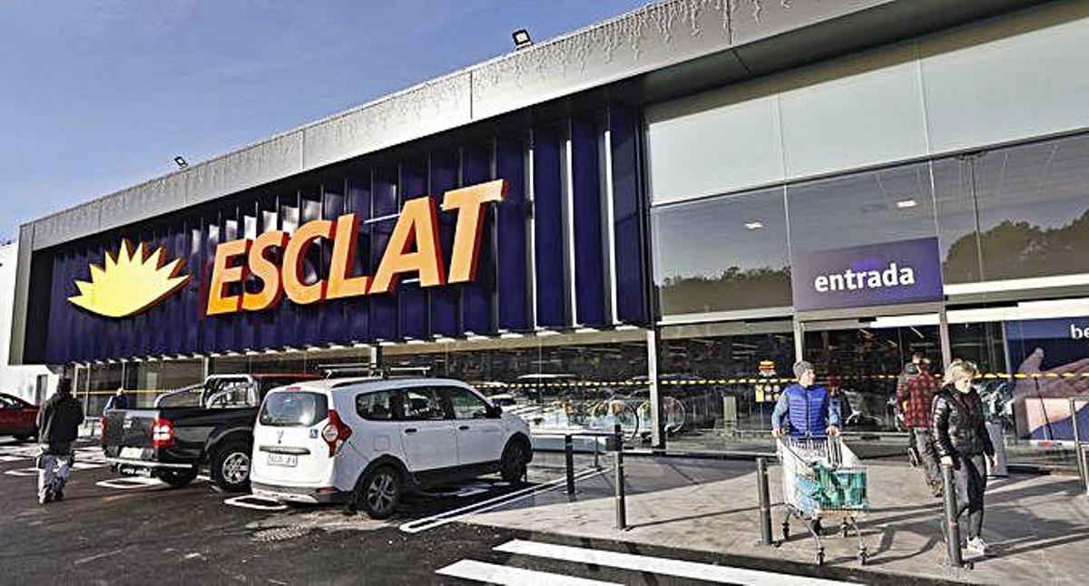 El nou supermercat Esclat de l'Avellaneda va obrir ahir les portes.
