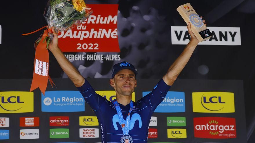 Carlos Verona, en el podio del Dauphiné.