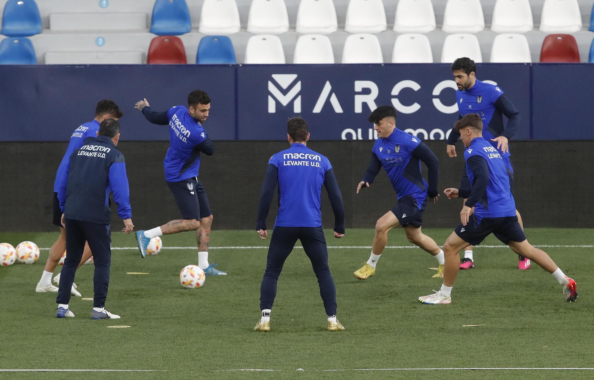 Entrenamiento del Levante Ud