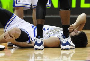 Jugada en què s’ha lesionat Ricky Rubio en un xoc amb Kobe Bryant