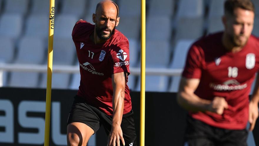 Mikel Rico, centrocampista del FC Cartagena, durante un entrenamiento esta temporada.  | PRENSA FC CARTAGENA