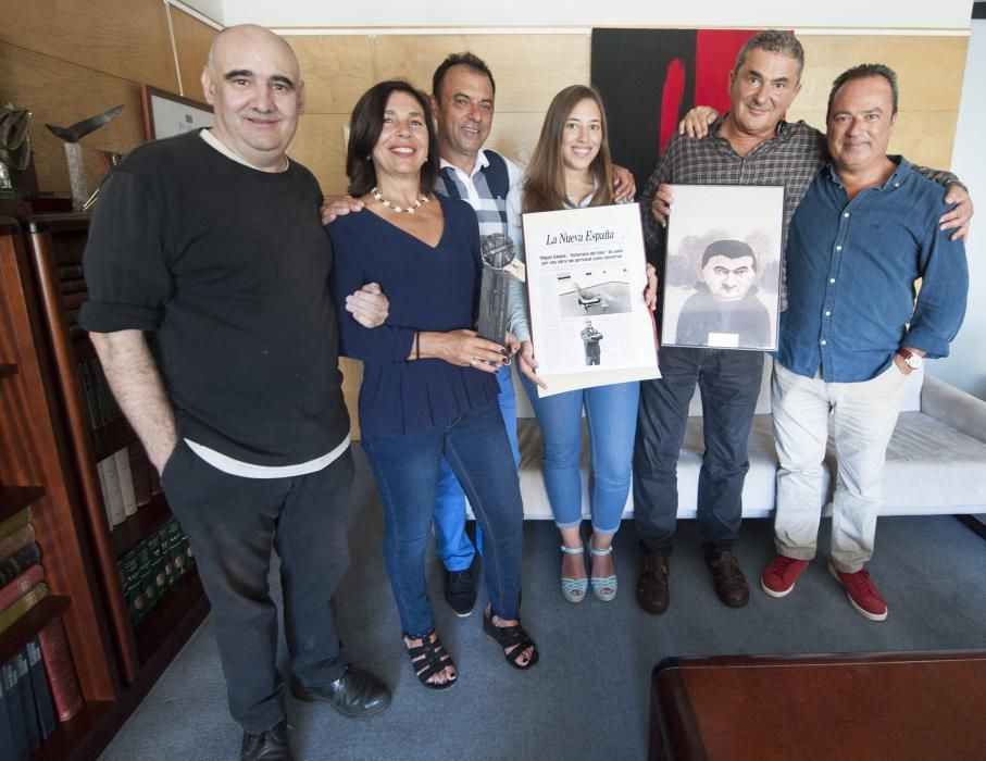 Entrega del premio "Asturiano del mes" de LA NUEVA ESPAÑA a Miguel Galano