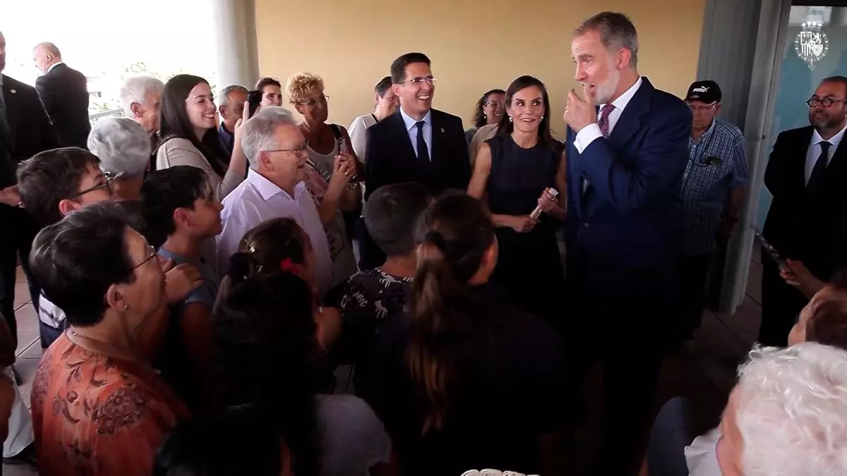 El momento viral del Rey con el niño que nació el día de su proclamación