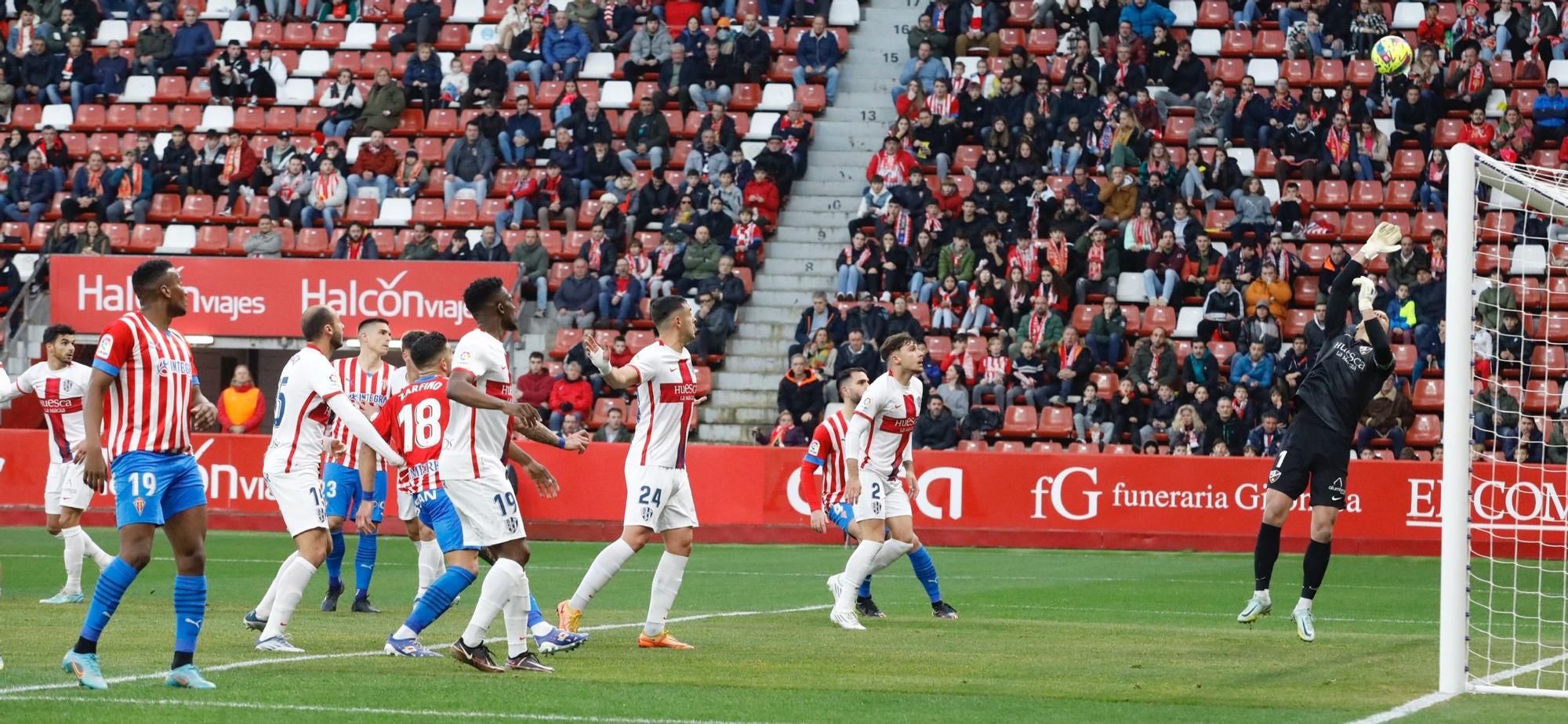 En imágenes: Así fue el Sporting-Huesca en El Molinón