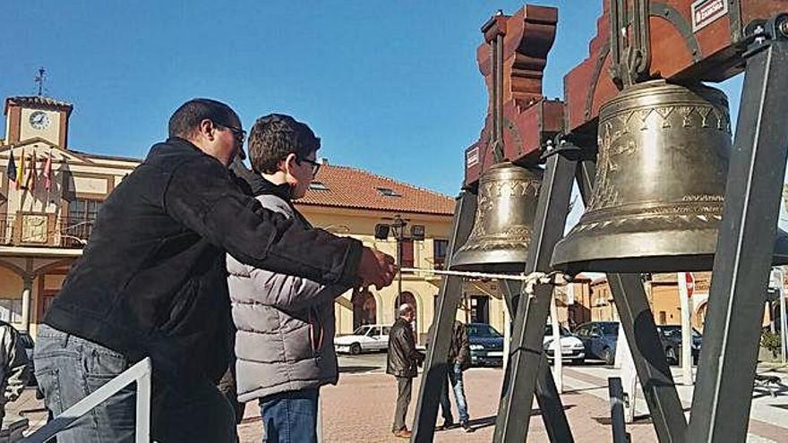 Una actividad desarrollada por los campaneros en un pueblo de la provincia.