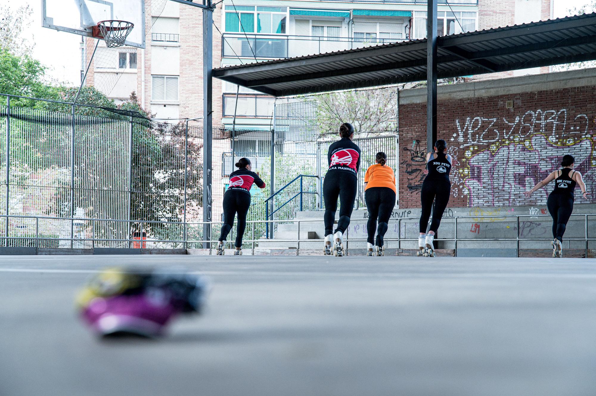 Entrenament a la pista de la Font dels Capellans del Club Patinatge Artístic Manresa