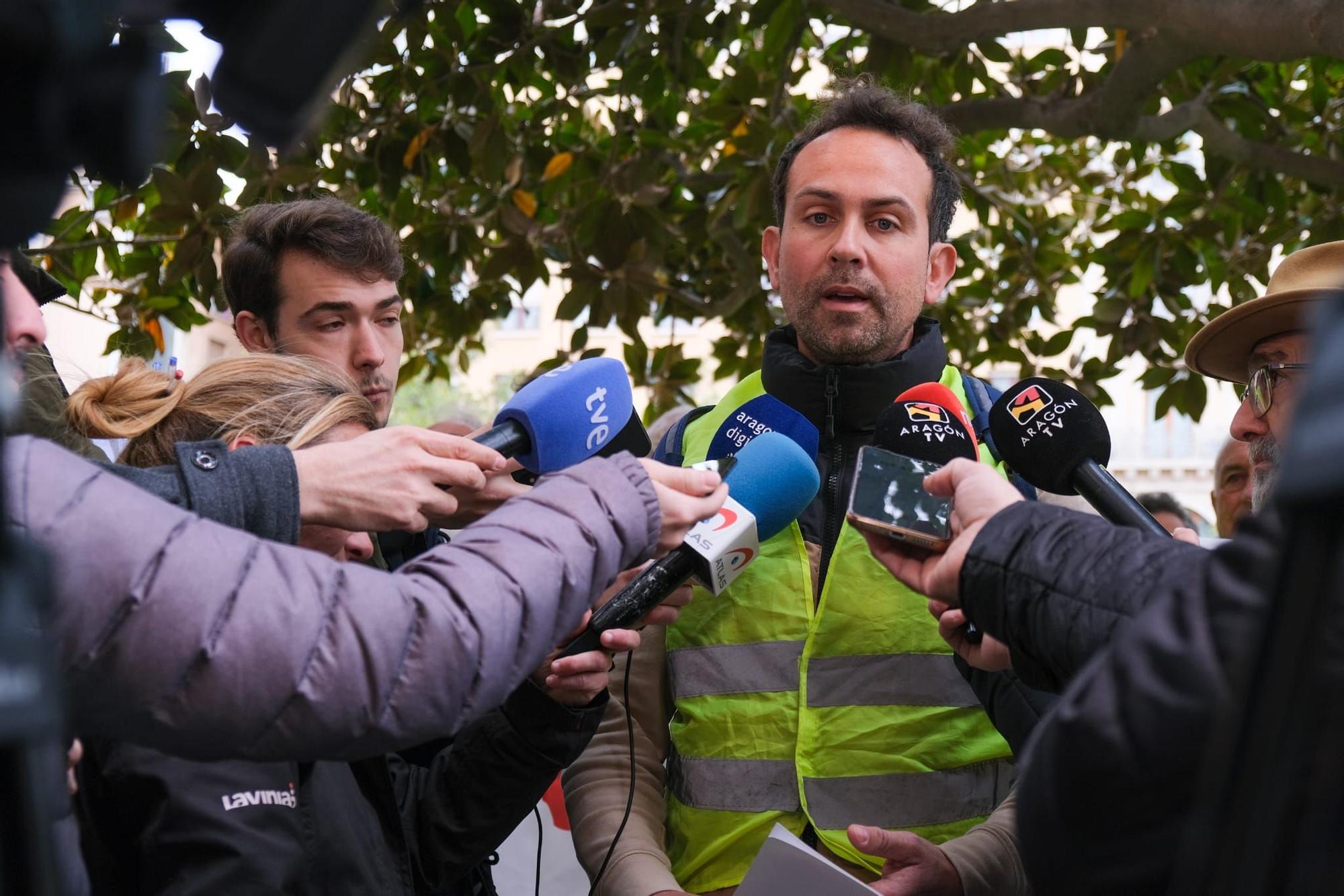 EN IMÁGENES | Los agricultores se concentran en la plaza del Pilar