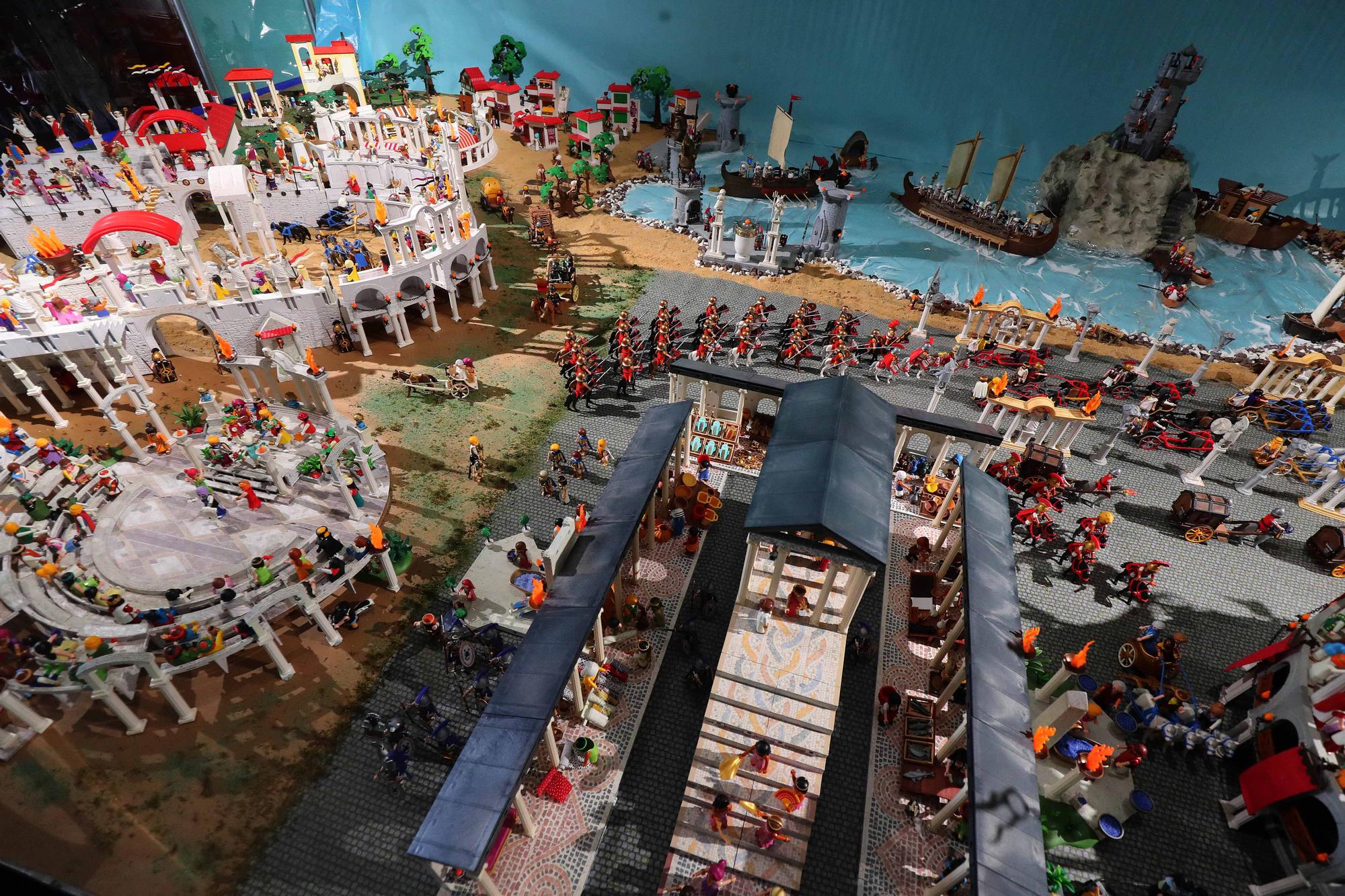 Exposición "El juego de la Historia" con figuras de Playmobil