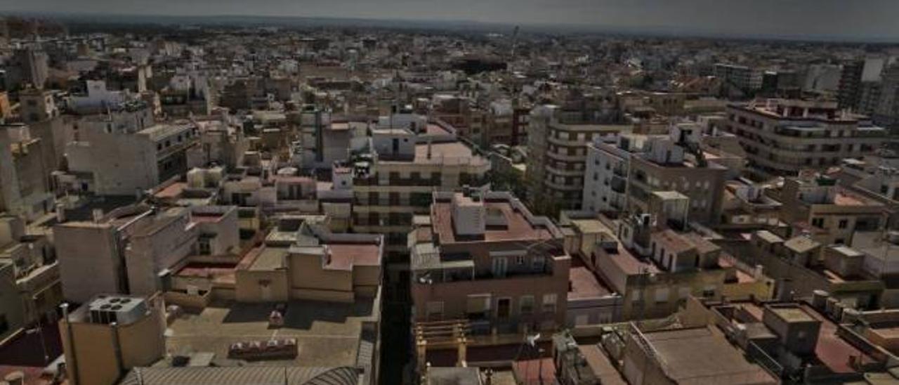 Panorámica del casco urbano de Elche, localidad donde el IBI se prevé que no se incremente hasta el año 2023.