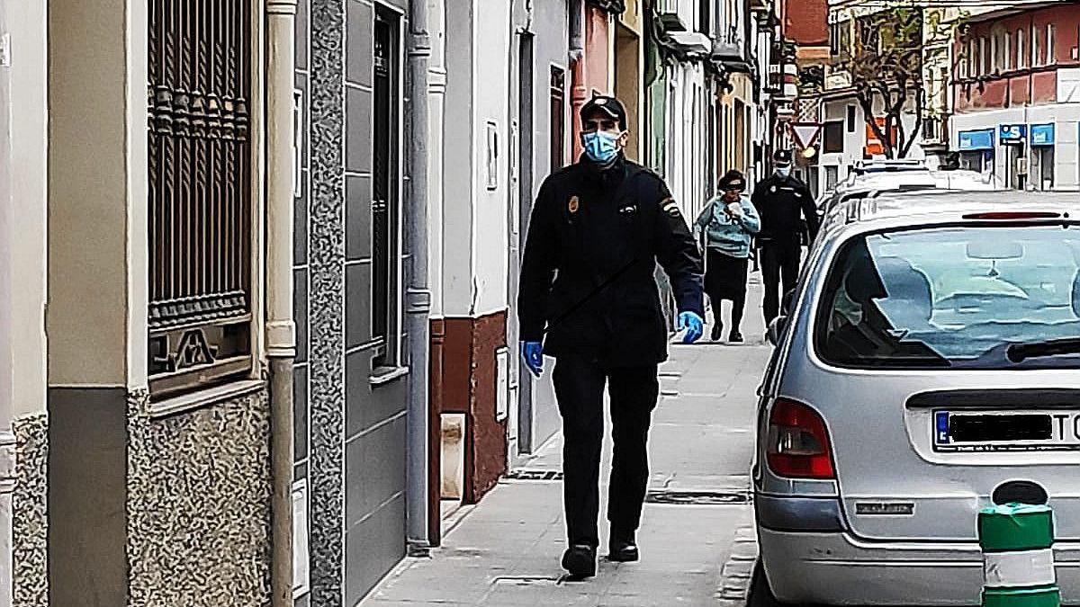 La policía auxilia a una mujer con alzhéimer desorientada en Castelló