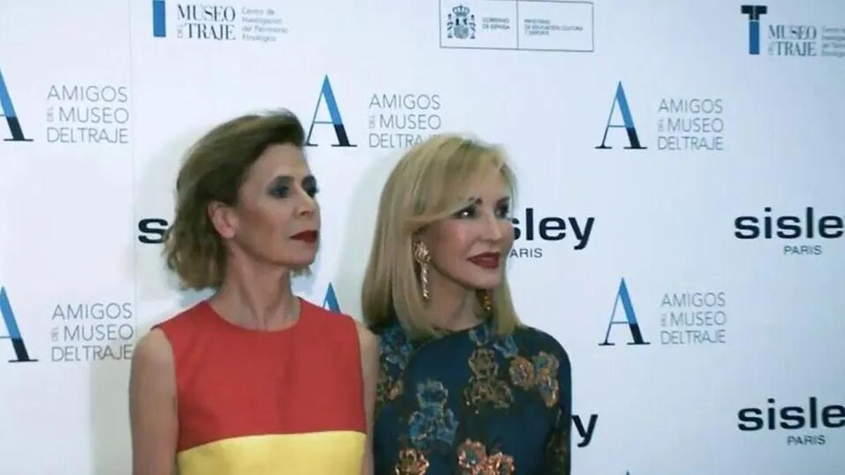 El calificativo con el que Carmen Lomana se refirió a Ágatha Ruiz de la Prada tras acusarla de ser su "hater oficial"