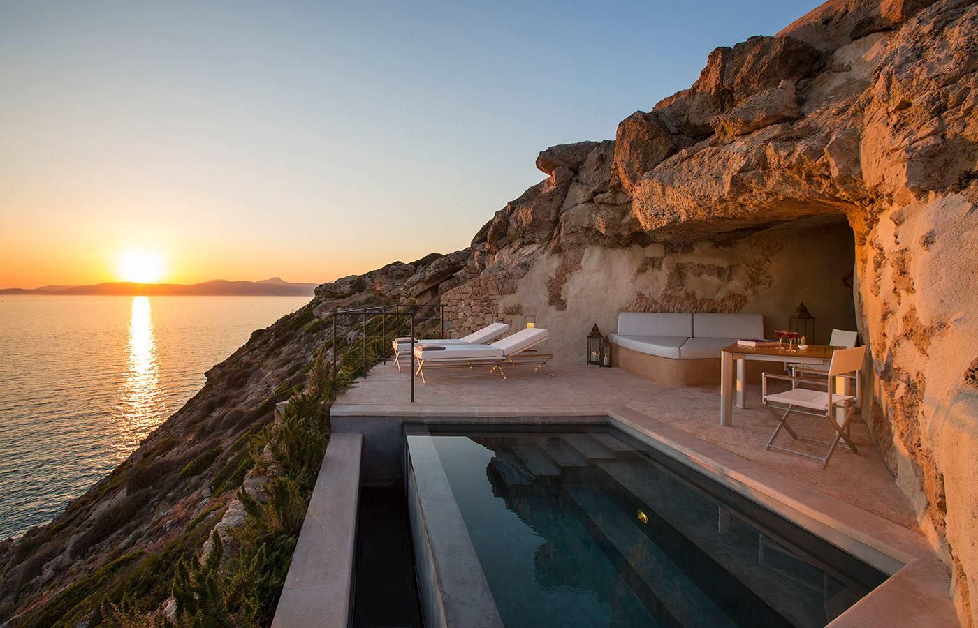 El hotel se levanta en una de las zonas con los atardeceres más bonitos de la isla de Mallorca