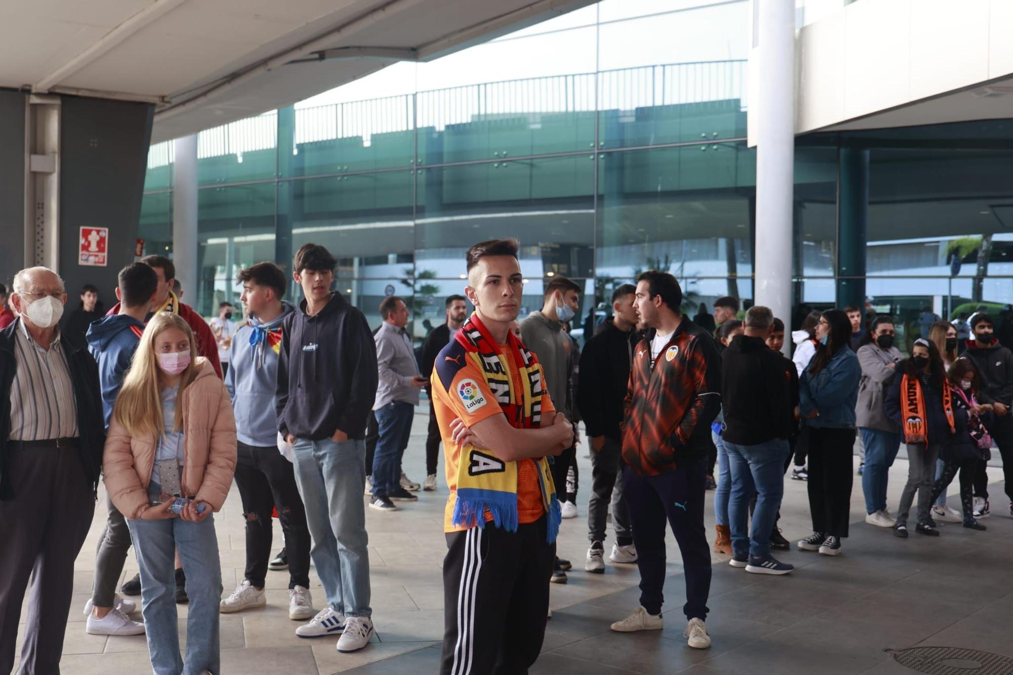 Comienza la peregrinación de los valencianistas a La Cartuja