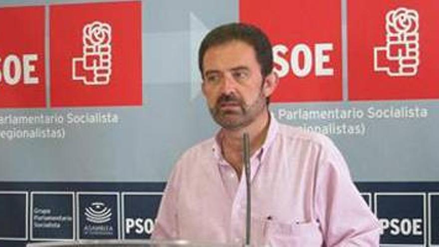 El PSOE critica que el Plan 3E &quot;fía todo al dios mercado&quot; y no tiene medidas que aceleren la salida de la crisis