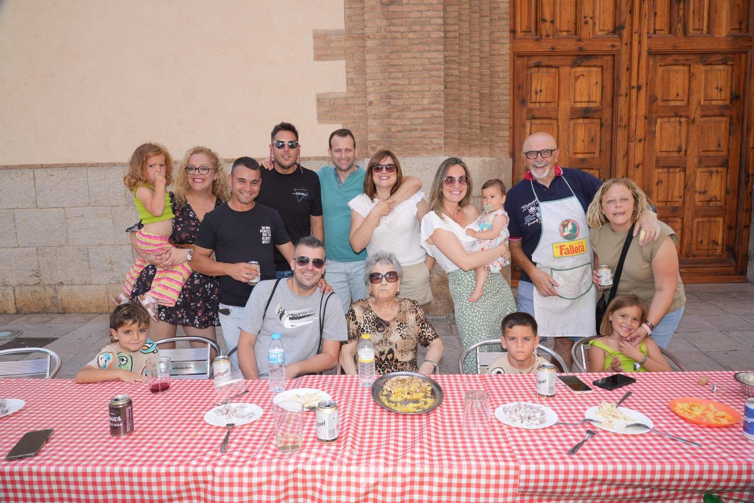 El Grau da inicio a las fiestas de Sant Pere con pólvora, bous y música