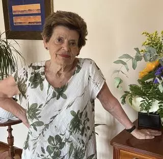 La veigueña Isabel Oliveros, elegida XXVIII Vegadense del Año como reconocimiento a su labor docente y a su implicación vecinal