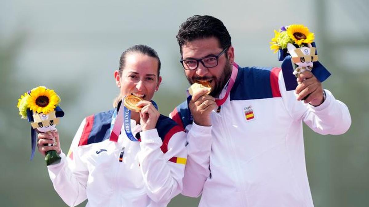 Fátima Gálvez y Alberto Fernández fueron campeones de tiro olímpico, en foso mixto, en Tokio 2020.